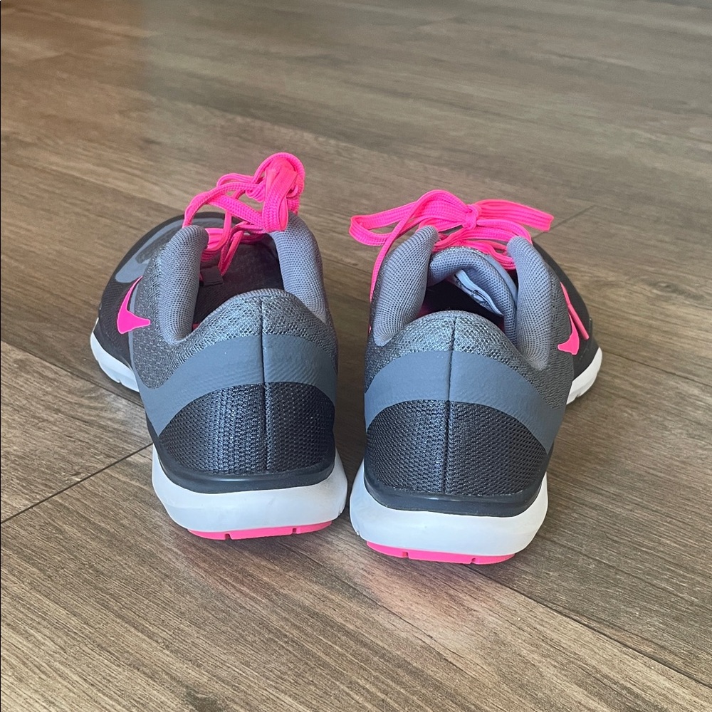Nike Flex TR6 Sneakers - Picture 4 of 8